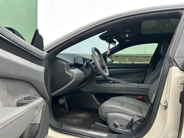 Фото 7 - Zeekr 001