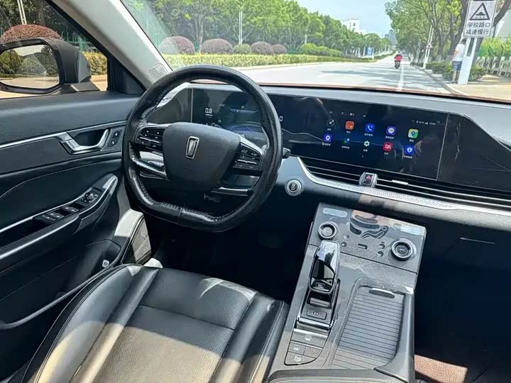 Фото 4 - Bestune B70