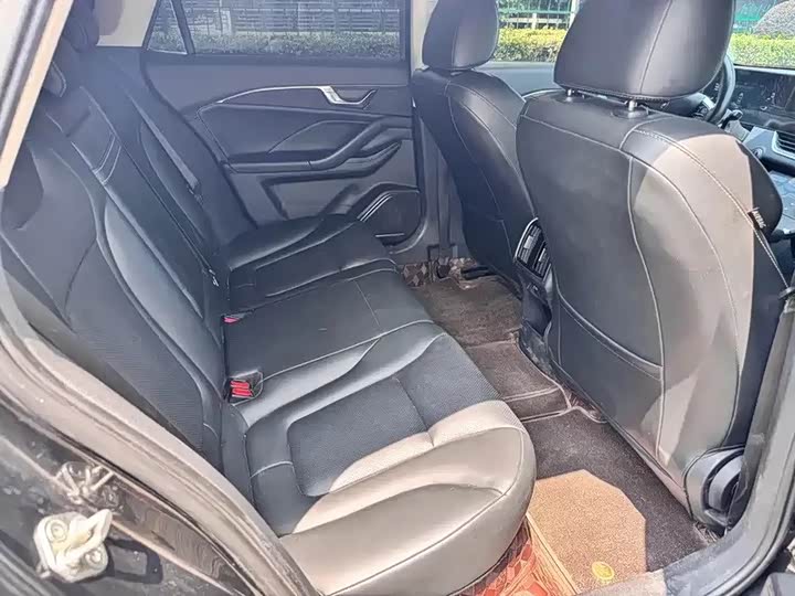 Фото 7 - Bestune B70