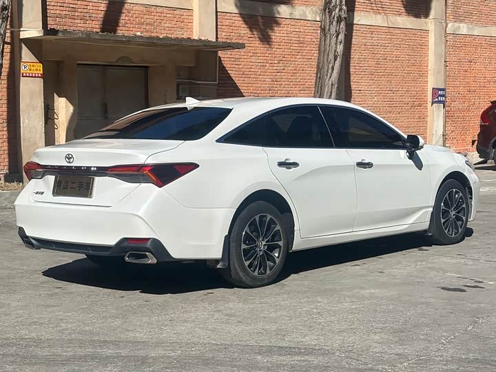 Фото 6 - Toyota Avalon