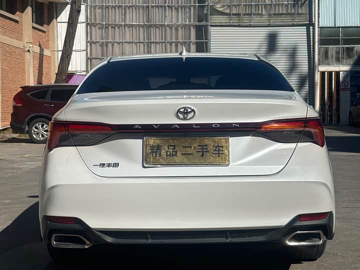 Фото 7 - Toyota Avalon