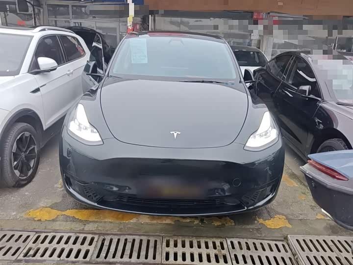 Фото 3 - Tesla Model Y