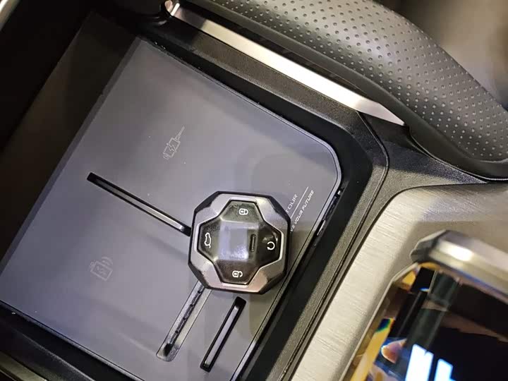 Фото 9 - Jetour T2