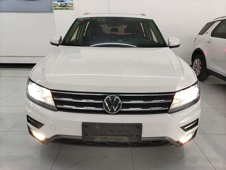 Фото 3 - Volkswagen Tiguan L Pro