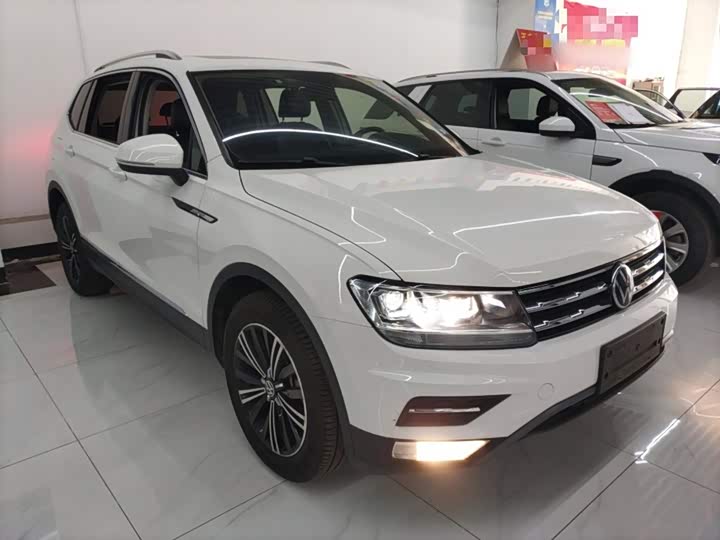 Фото 4 - Volkswagen Tiguan L Pro
