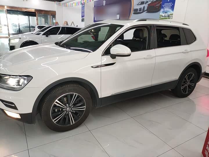 Фото 5 - Volkswagen Tiguan L Pro