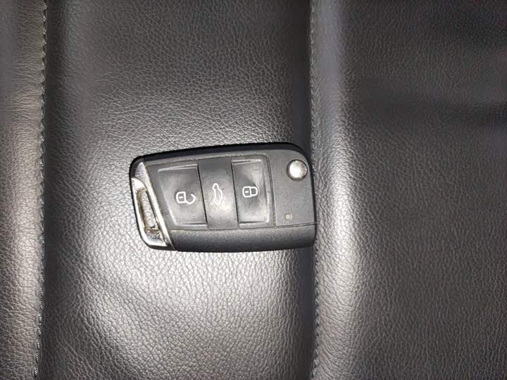 Фото 9 - Volkswagen Tiguan L Pro