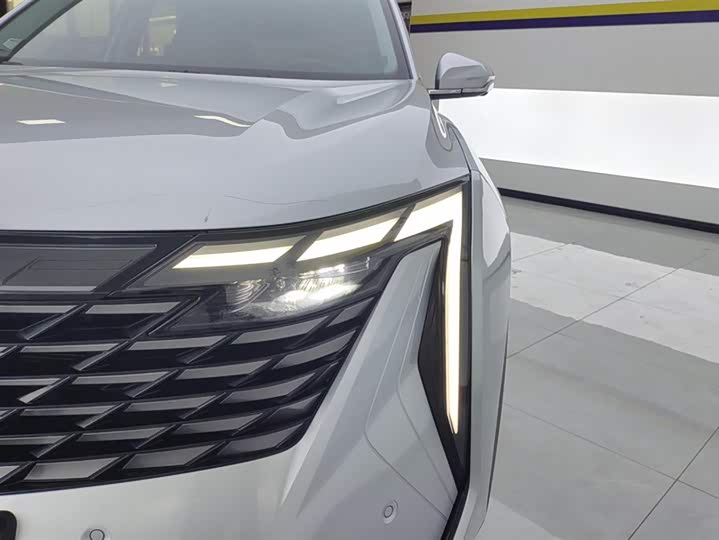 Фото 5 - Geely Atlas L