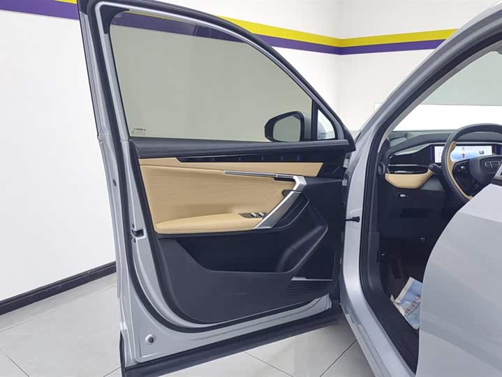 Фото 7 - Geely Atlas L