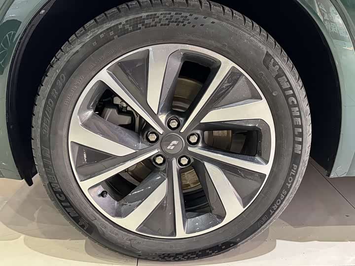 Фото 3 - LiXiang One