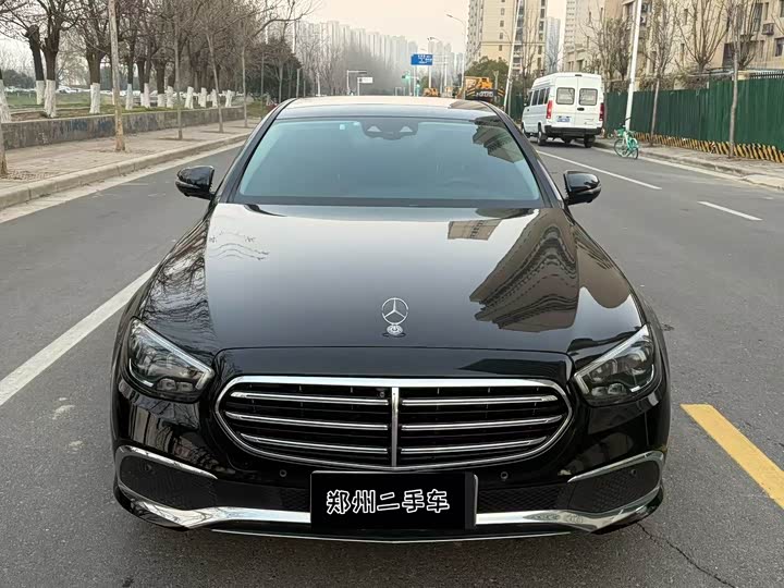 Фото 2 - Mercedes-Benz E-Class