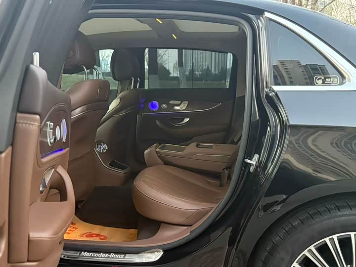 Фото 6 - Mercedes-Benz E-Class