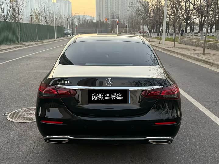 Фото 8 - Mercedes-Benz E-Class