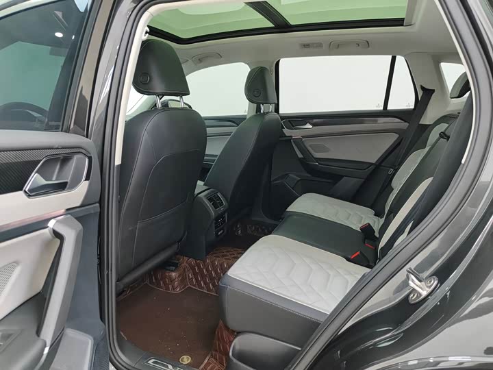 Фото 9 - Volkswagen Tayron