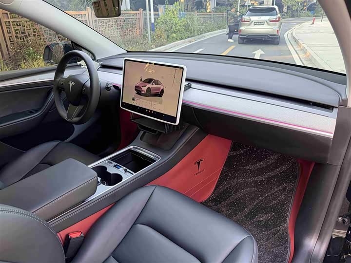 Фото 3 - Tesla Model Y