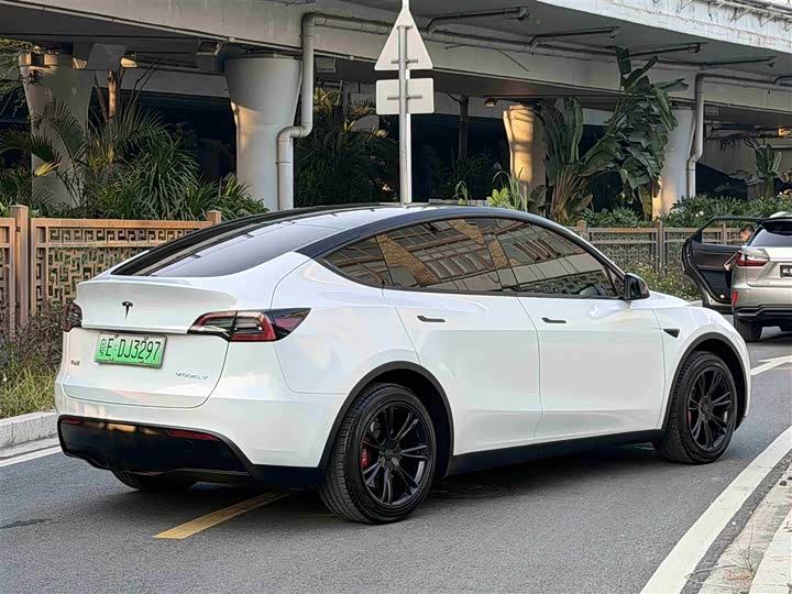 Фото 7 - Tesla Model Y