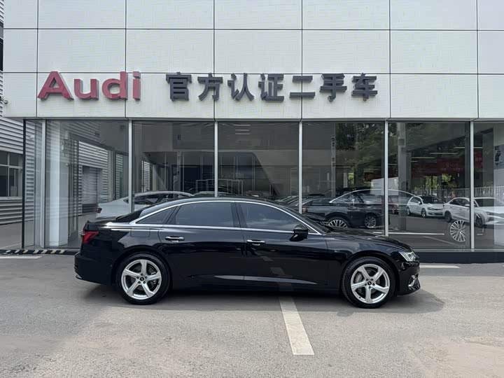 Фото 2 - Audi A6L