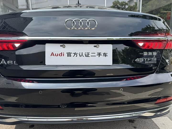 Фото 7 - Audi A6L