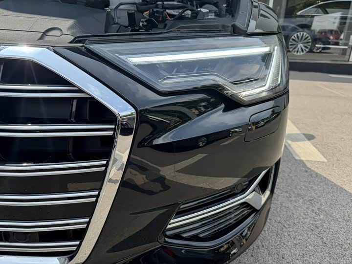 Фото 9 - Audi A6L