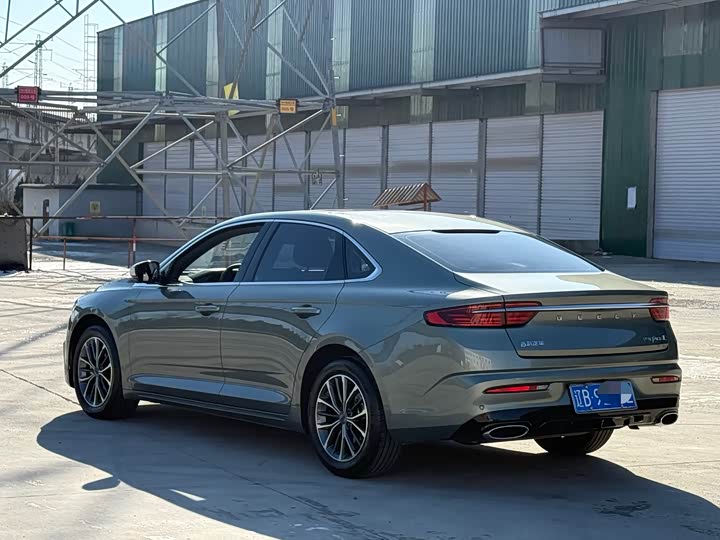 Фото 3 - Geely Preface