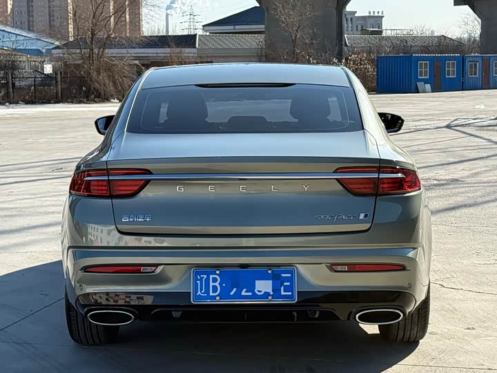 Фото 4 - Geely Preface