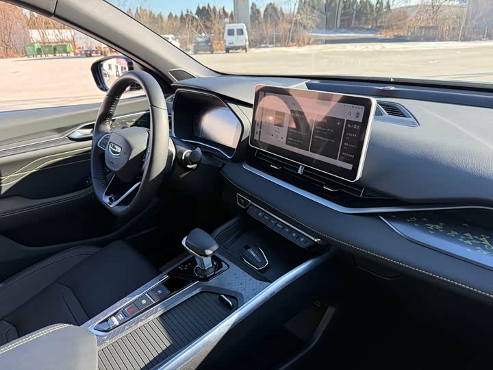 Фото 8 - Geely Preface