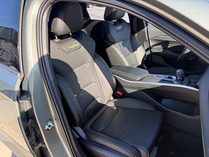 Фото 9 - Geely Preface