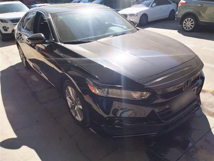 Фото 4 - Honda Accord