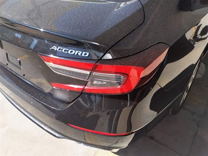 Фото 8 - Honda Accord