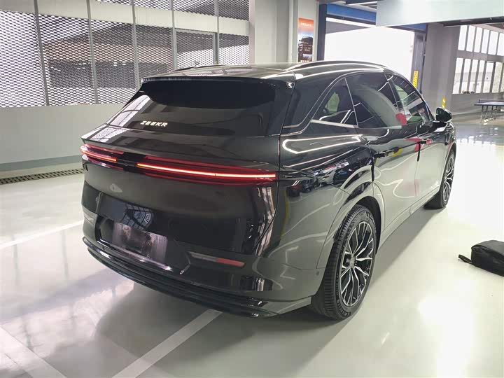 Фото 7 - Zeekr 7X