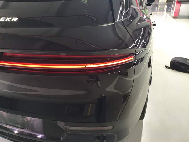 Фото 8 - Zeekr 7X