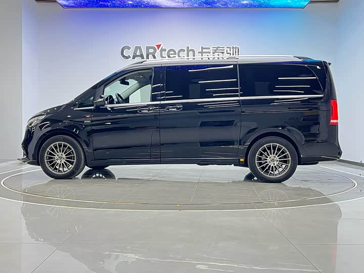 Фото 4 - Mercedes-Benz V-Class