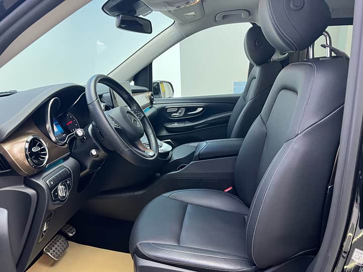 Фото 5 - Mercedes-Benz V-Class