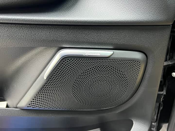 Фото 9 - Mercedes-Benz V-Class