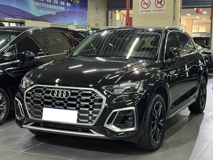 Фото 1 - Audi Q5L