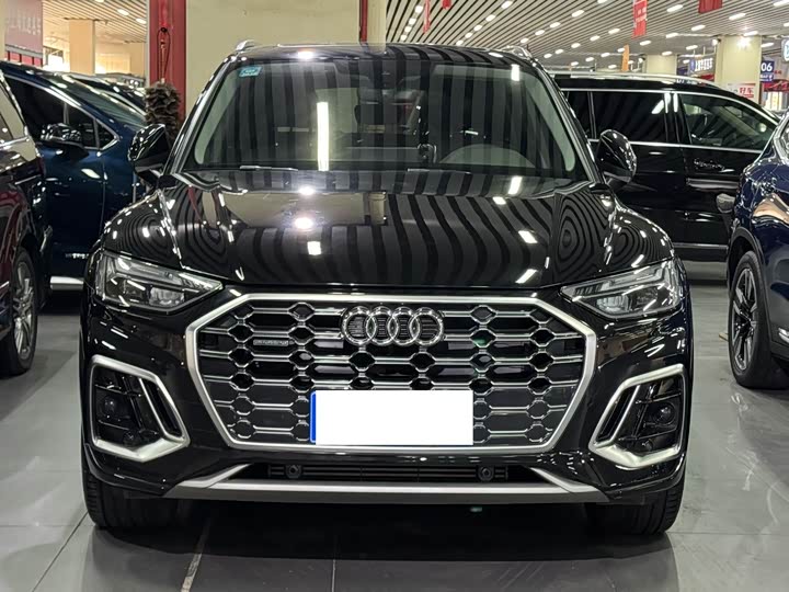 Фото 2 - Audi Q5L