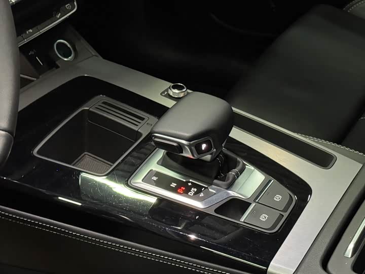 Фото 6 - Audi Q5L