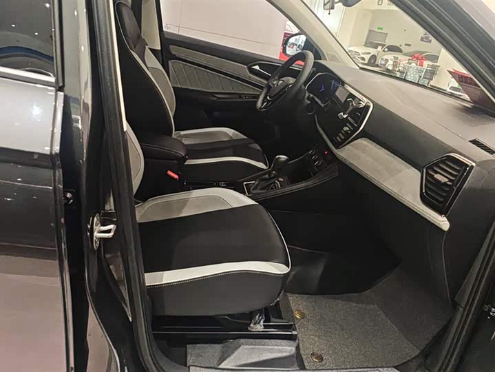 Фото 8 - Jetta VS7