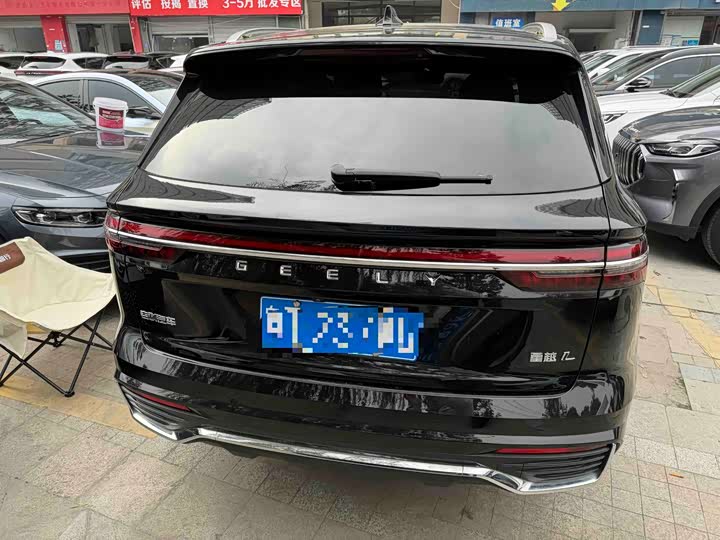 Фото 8 - Geely Monjaro