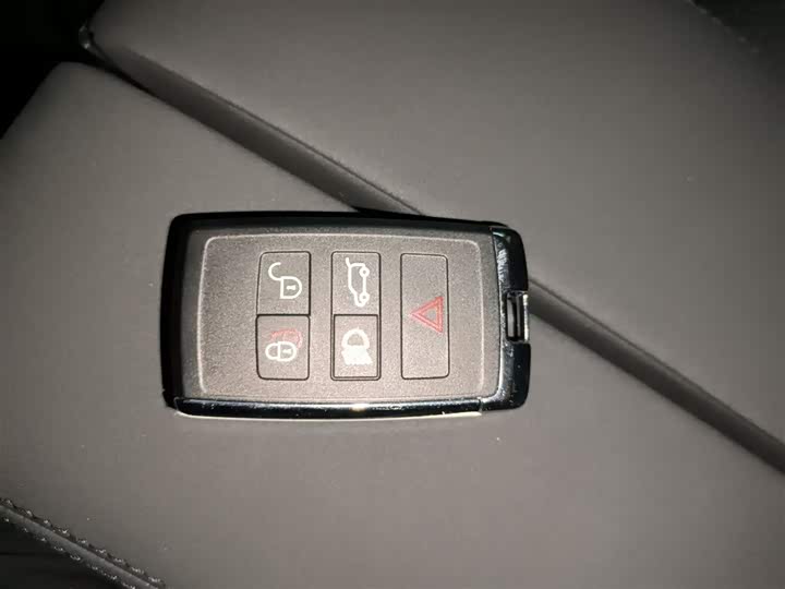 Фото 9 - Land Rover Range Rover Evoque L