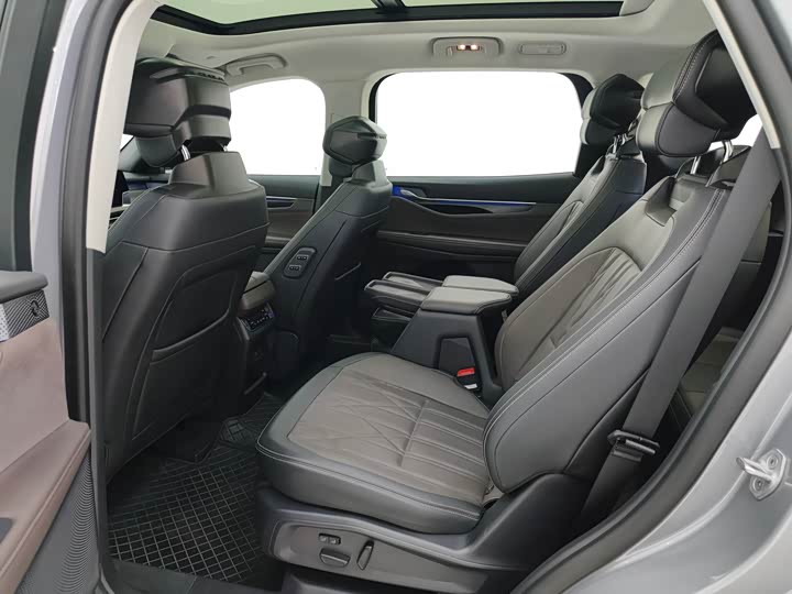 Фото 7 - Ford Edge