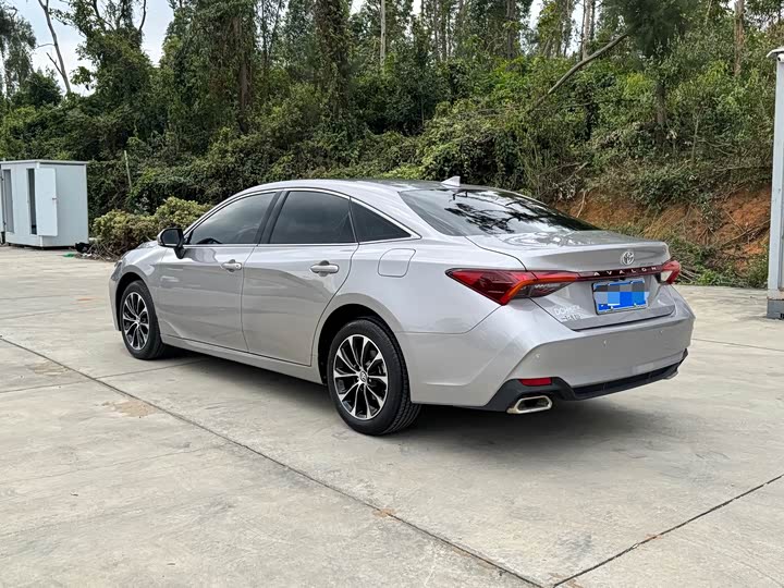 Фото 5 - Toyota Avalon