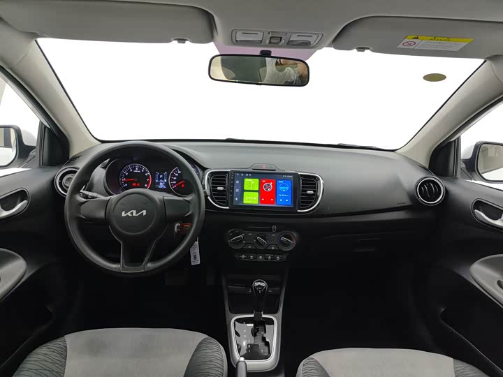 Фото 9 - Kia Pegas