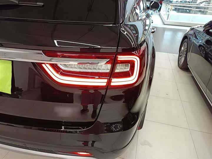 Фото 8 - Hongqi HS7