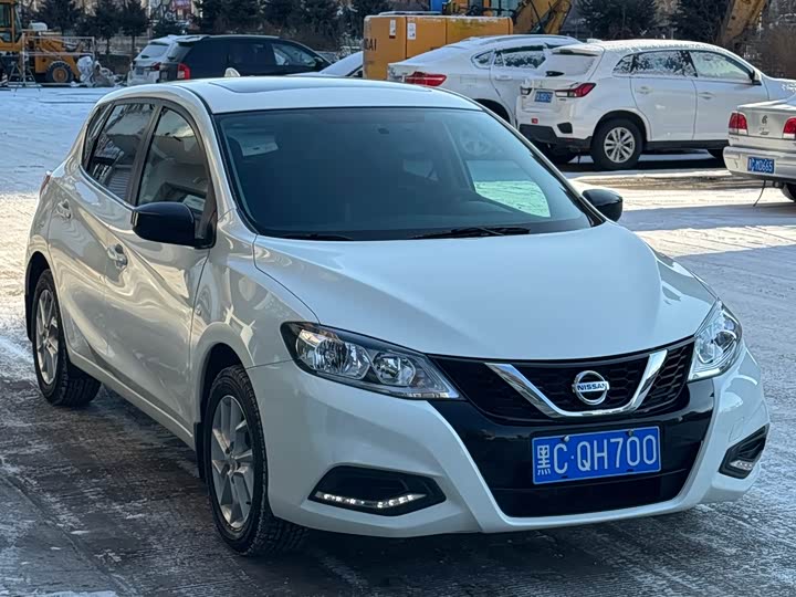 Фото 3 - Nissan Tiida