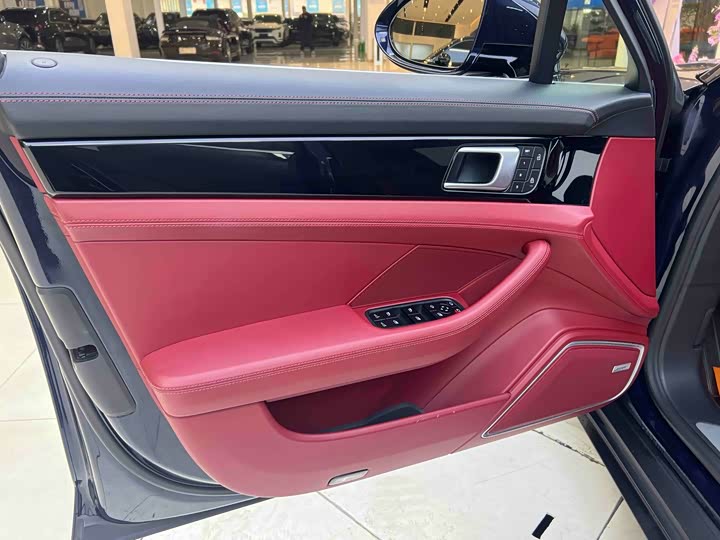 Фото 9 - Porsche Panamera