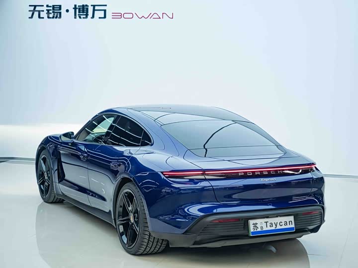 Фото 2 - Porsche Taycan