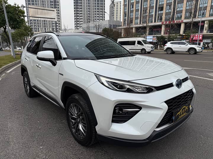 Фото 3 - Toyota Wildlander