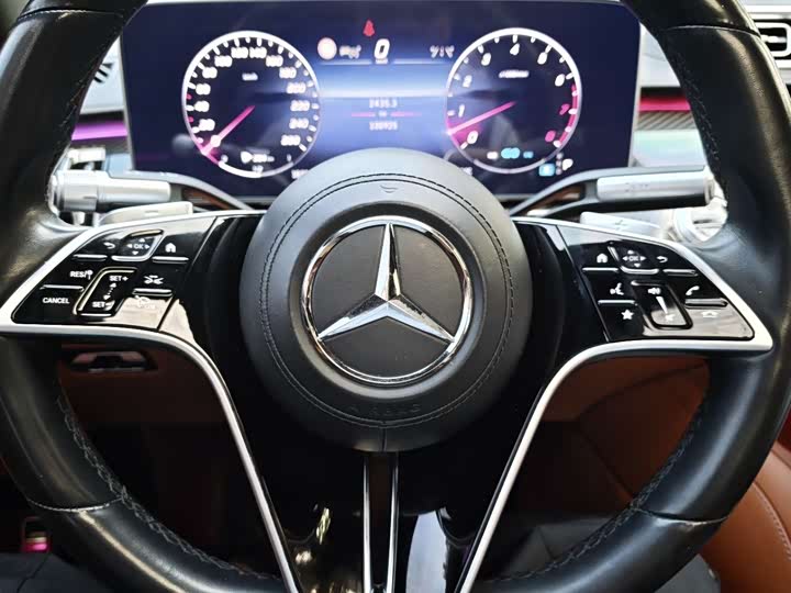 Фото 9 - Mercedes-Benz S-Class