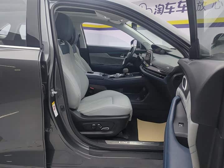 Фото 8 - Changan UNI-K Hybrid